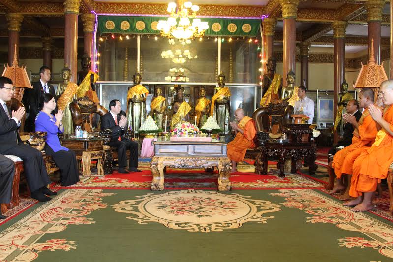 ប្រធានរដ្ឋវៀតណាមលោក Tran Dai Quang ចូលថ្វាយបង្គំសម្តេចមហាសង្ឃរាជាធិបតីកម្ពុជា